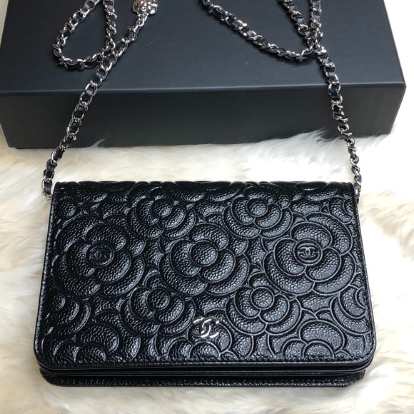 Black Caviar Camellia Charm Chain Wallet On Chain - Picture 2 of 11
